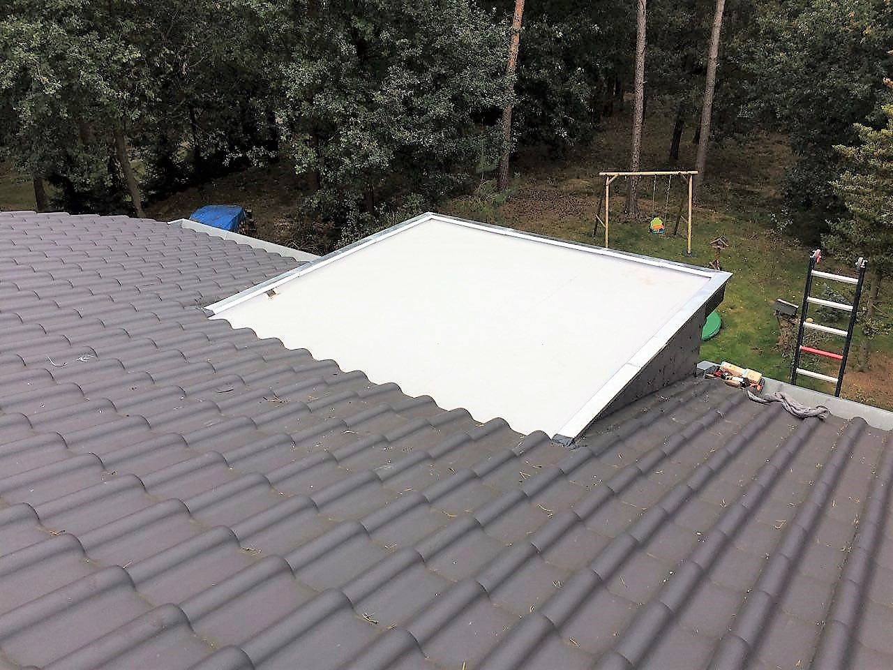 Literatuur Geef rechten terug Kunststof dakbedekking met zinken deklijsten | DTNL Innovative BV -  Installatietechniek-, loodgieter- en dakbedekkingsbedrijf